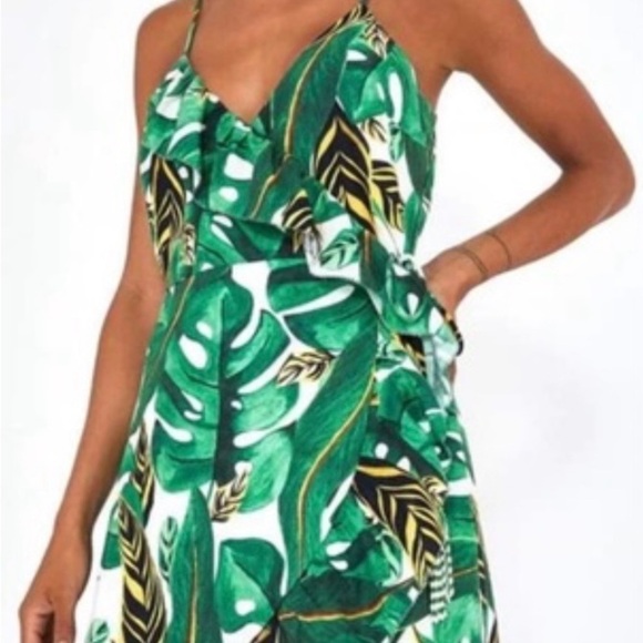 FARM Rio Green Monstera Leaf Tropical Mini Wrap Dress Size SMALL NWT - Picture 1 of 6